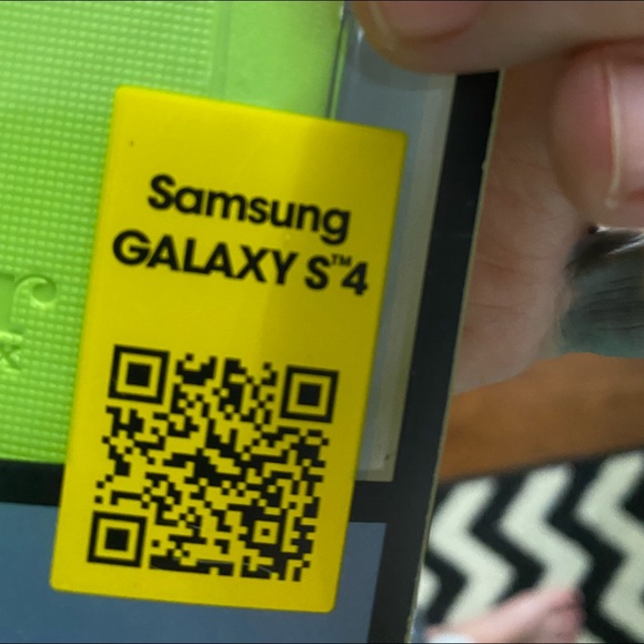 New in box otterbox Samsung galaxy s4 case - Picture 3 of 3